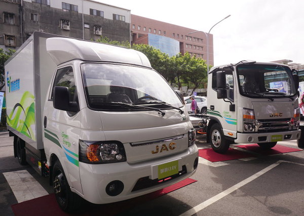 純電時代！江淮JAC i3、i5商業車首度現身台塑商用車「節能‧儲能‧ 環保」新品發表會環